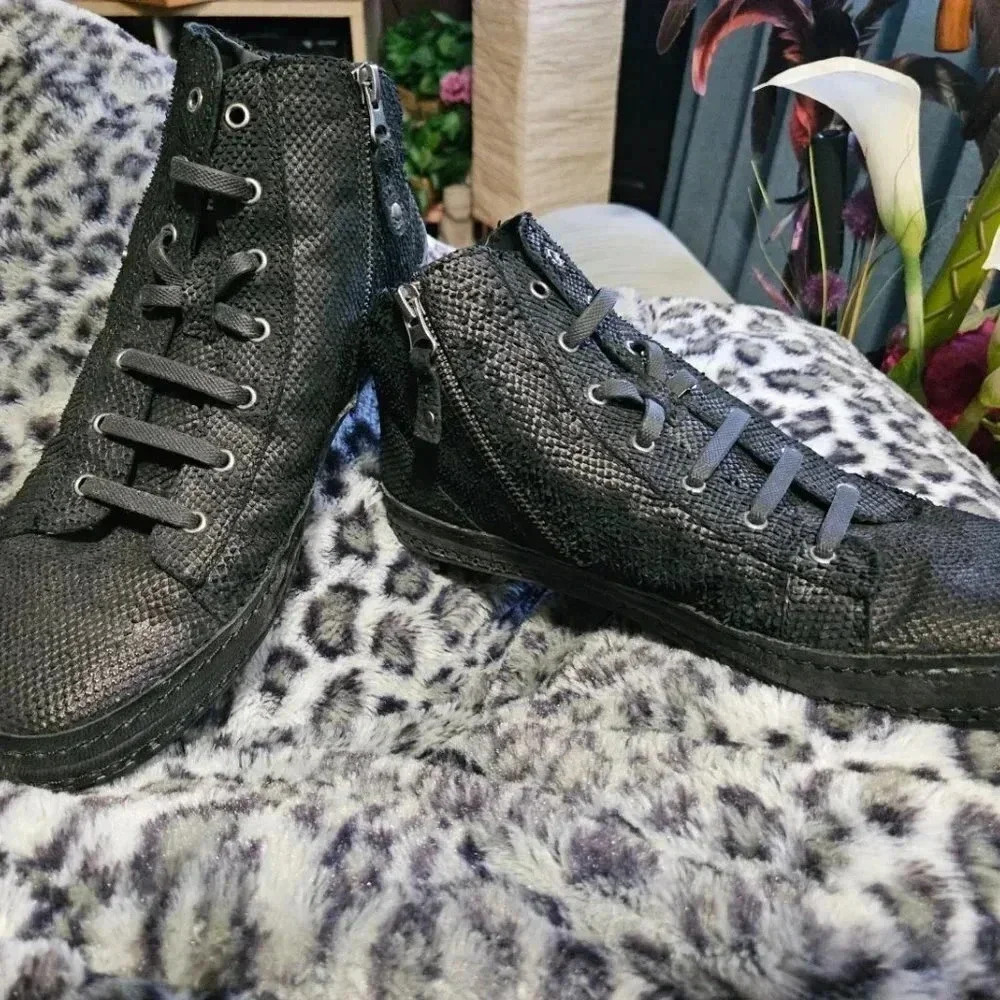 OTBT | High-Top Black Round Trip Leather Sneaker